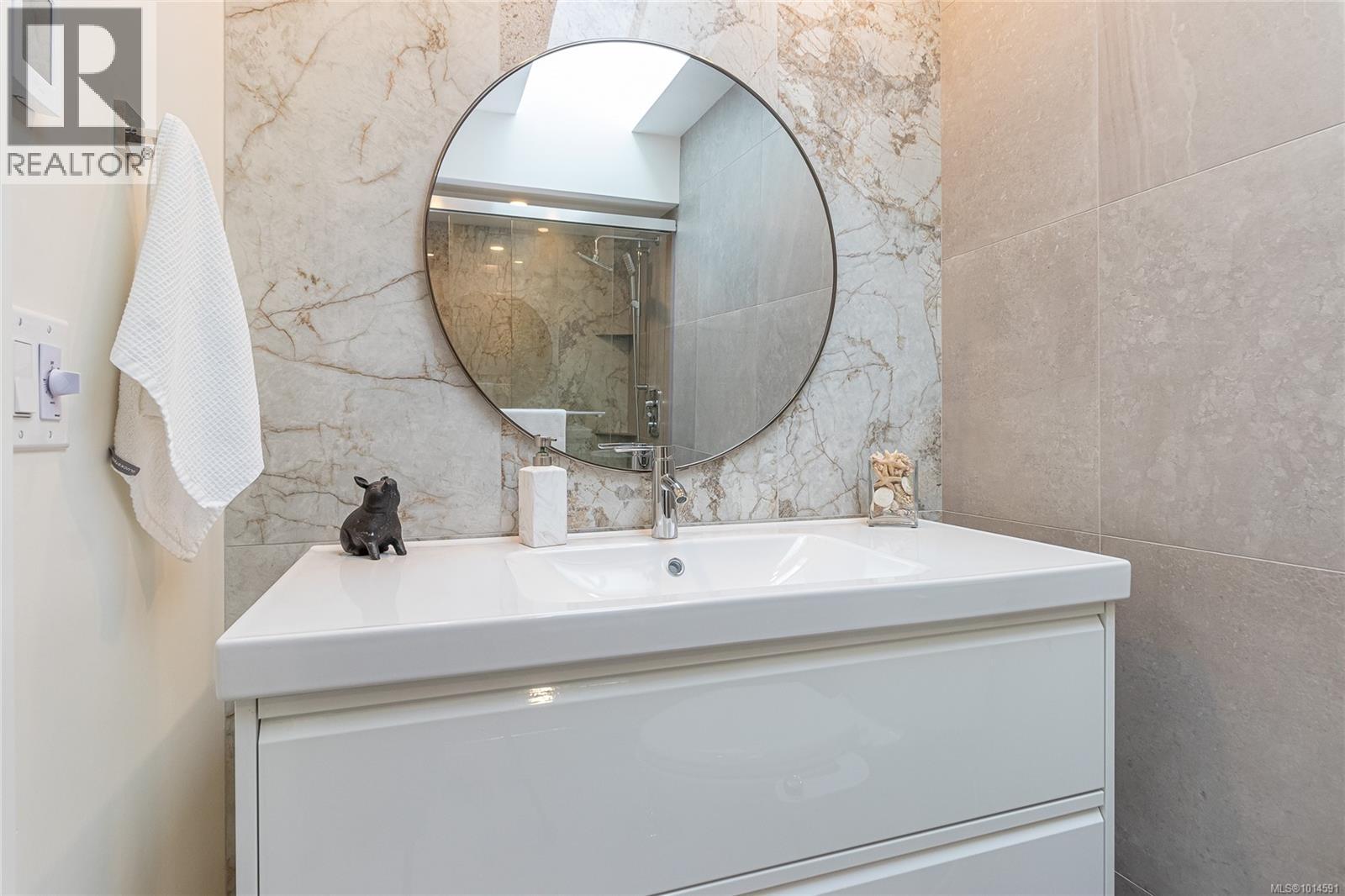 143 Denman Dr, Qualicum Beach