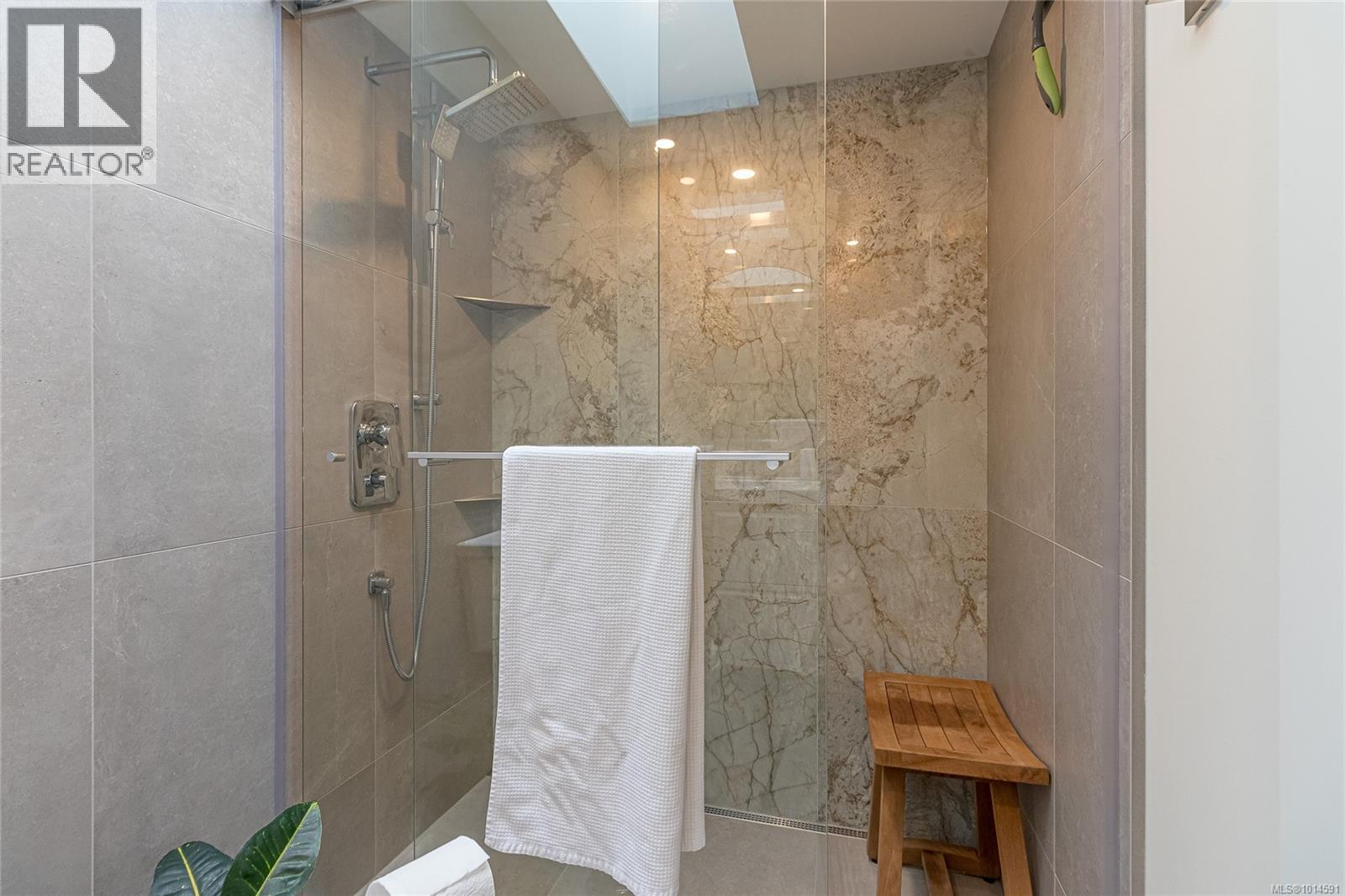 143 Denman Dr, Qualicum Beach