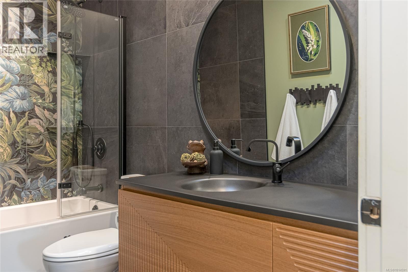 143 Denman Dr, Qualicum Beach
