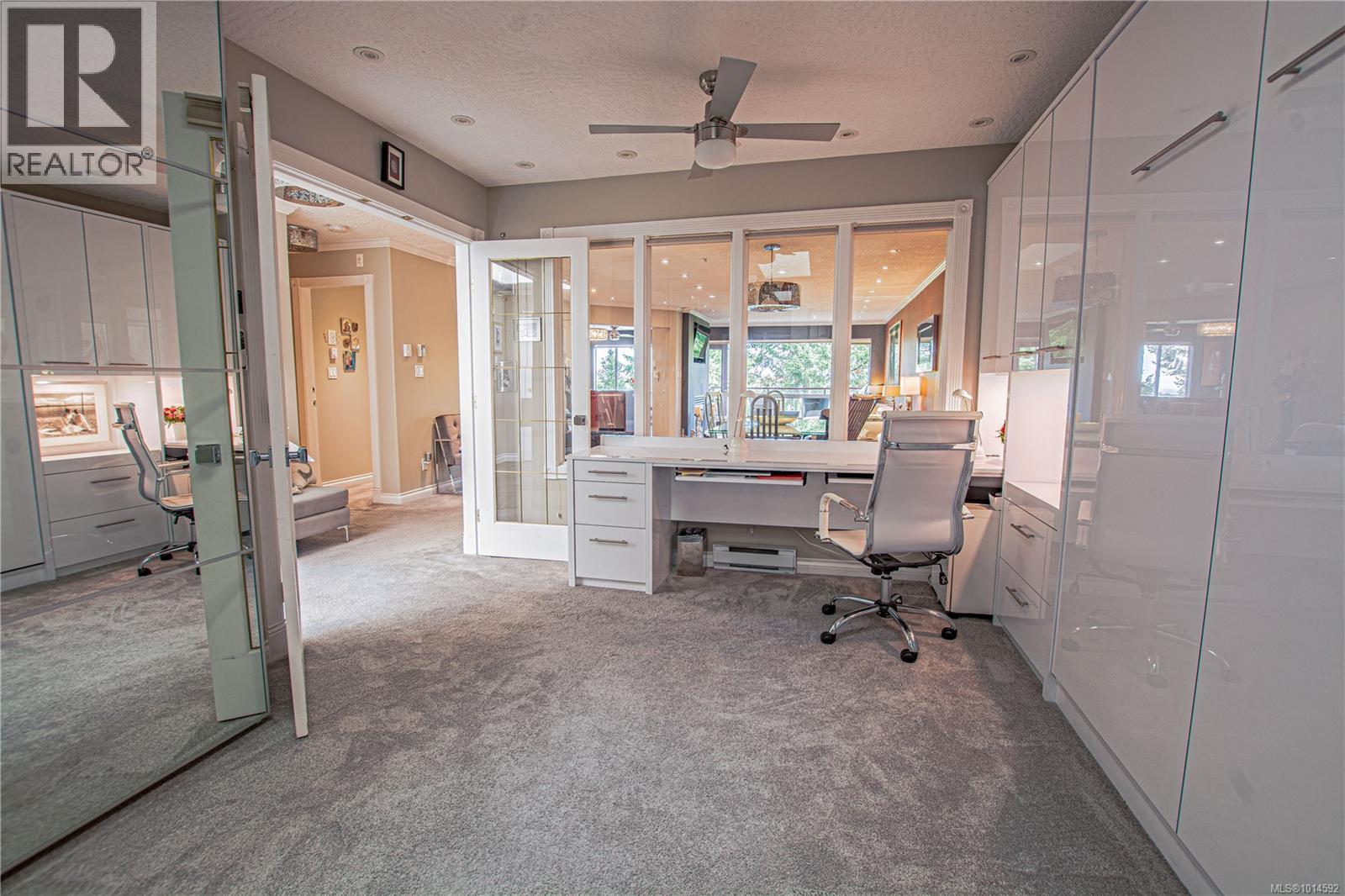 502 940 Boulderwood Rise, Saanich