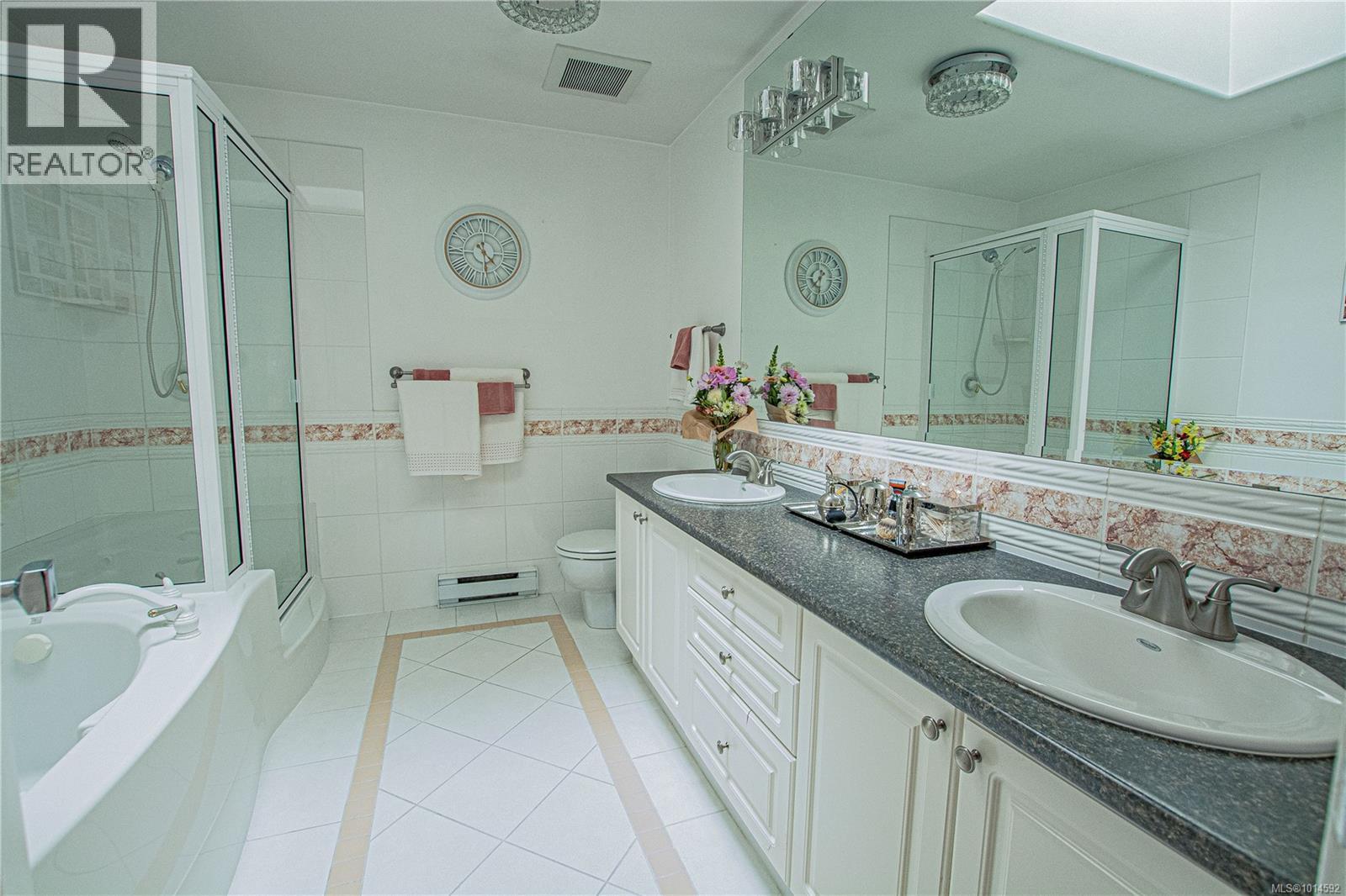 502 940 Boulderwood Rise, Saanich