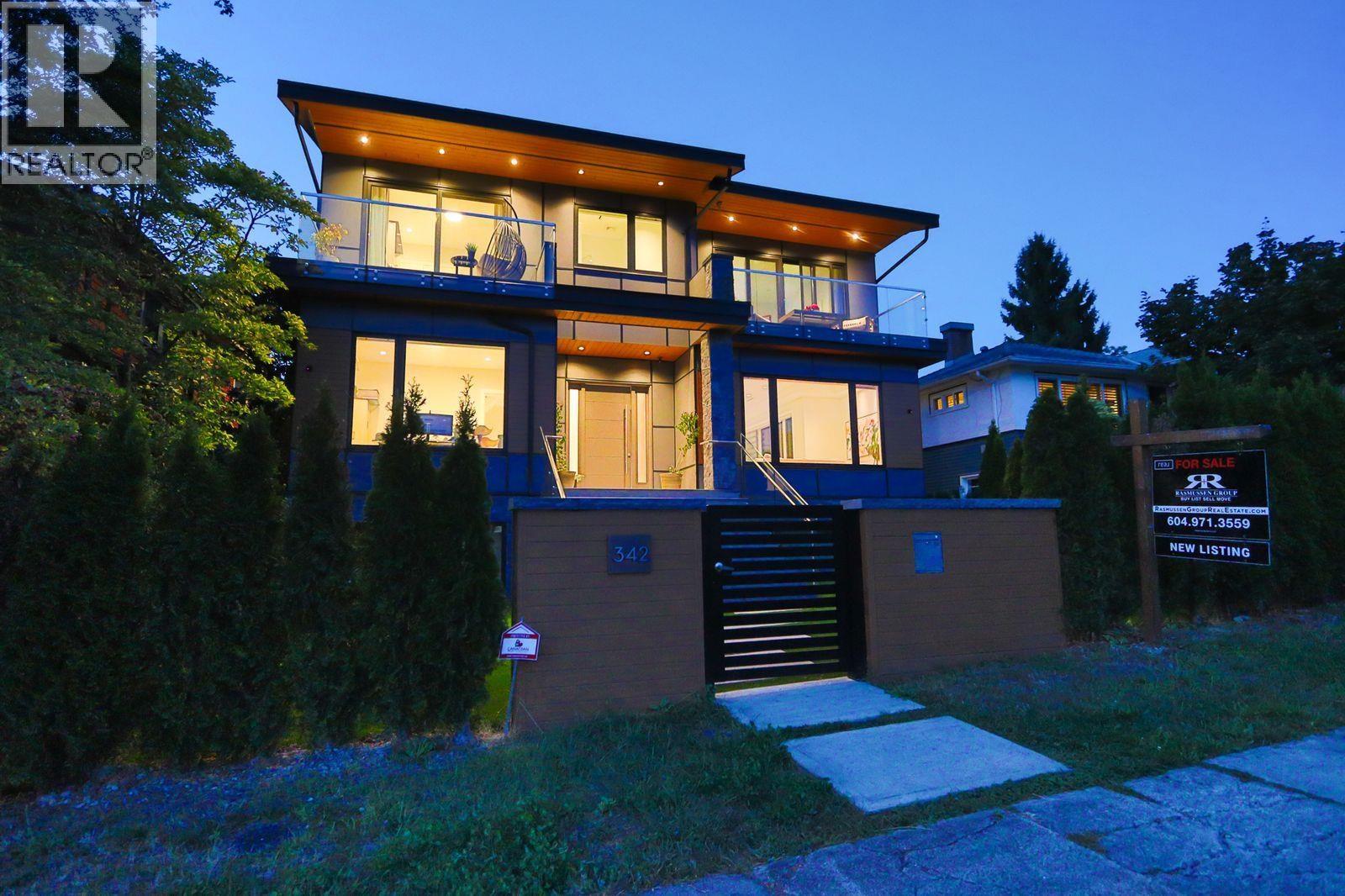 342 W 15TH STREET, North Vancouver
