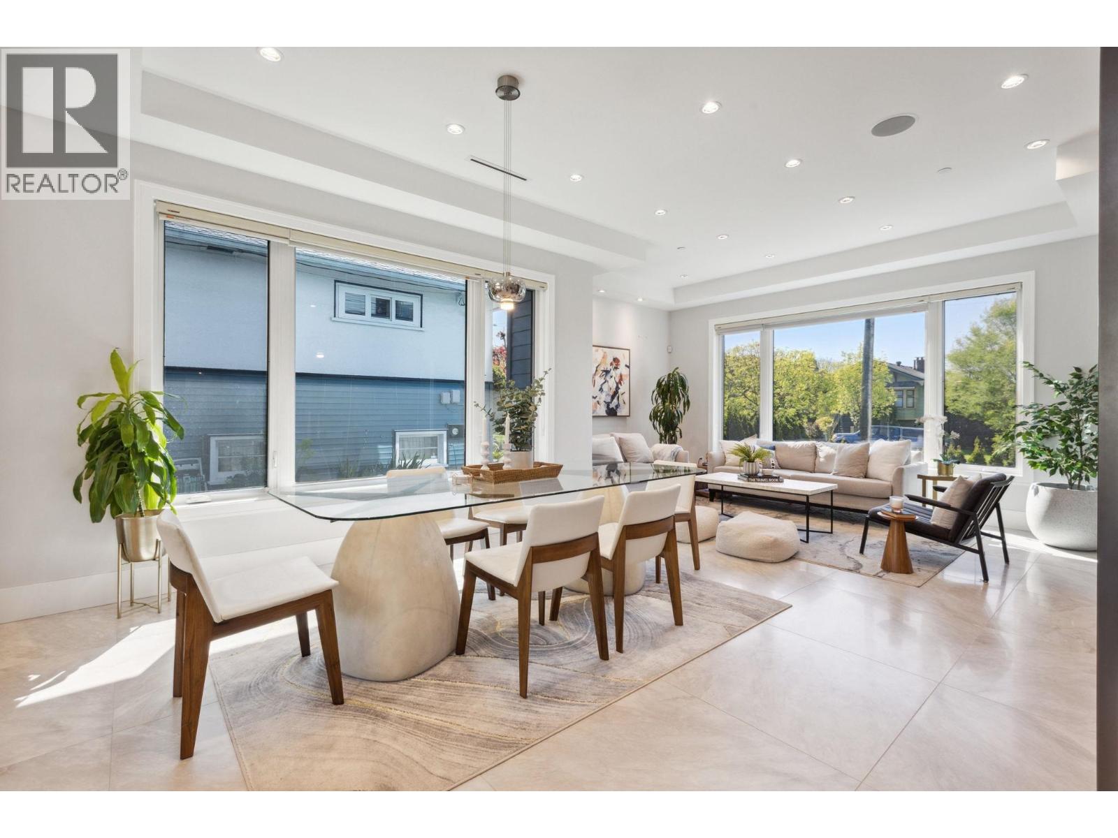 342 W 15TH STREET, North Vancouver