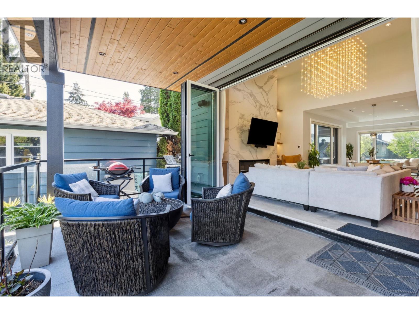 342 W 15TH STREET, North Vancouver