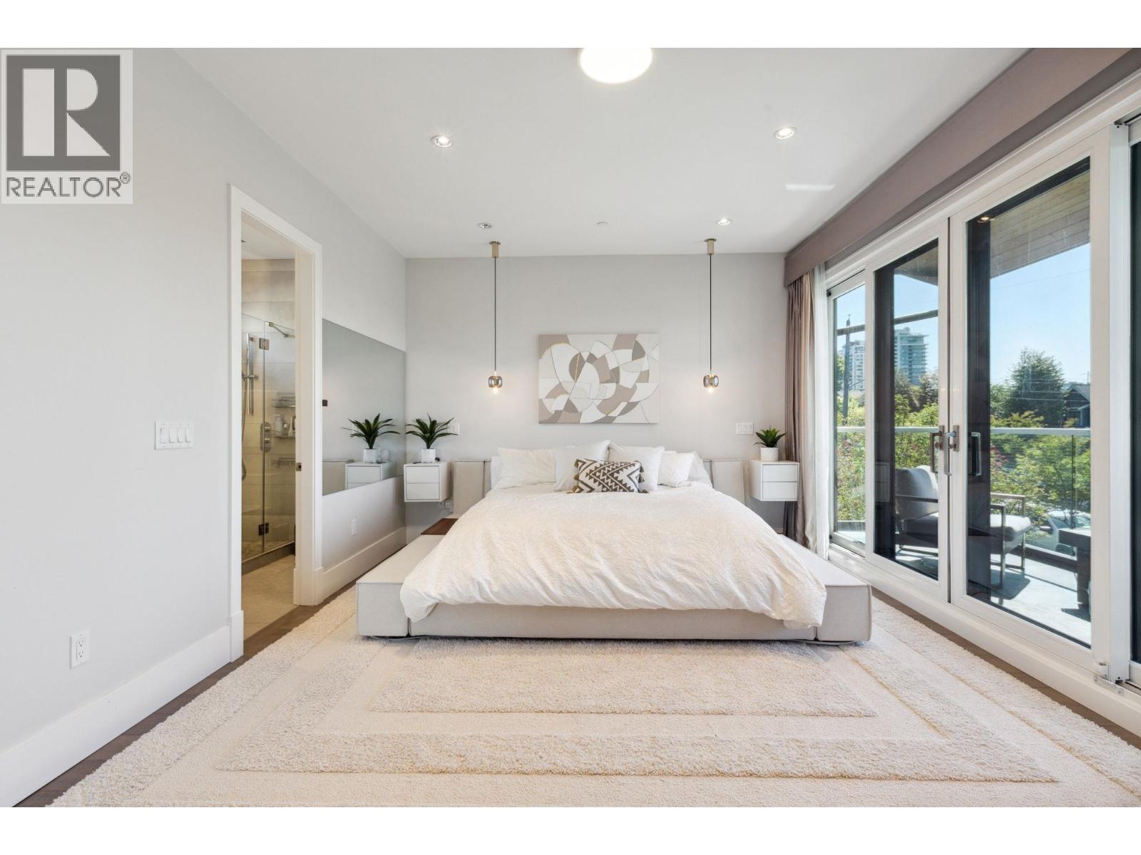 342 W 15TH STREET, North Vancouver