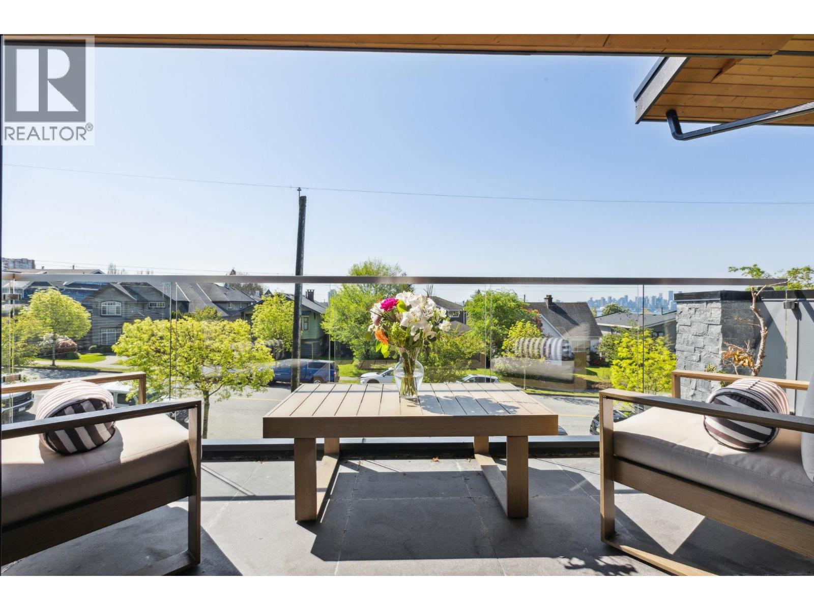 342 W 15TH STREET, North Vancouver