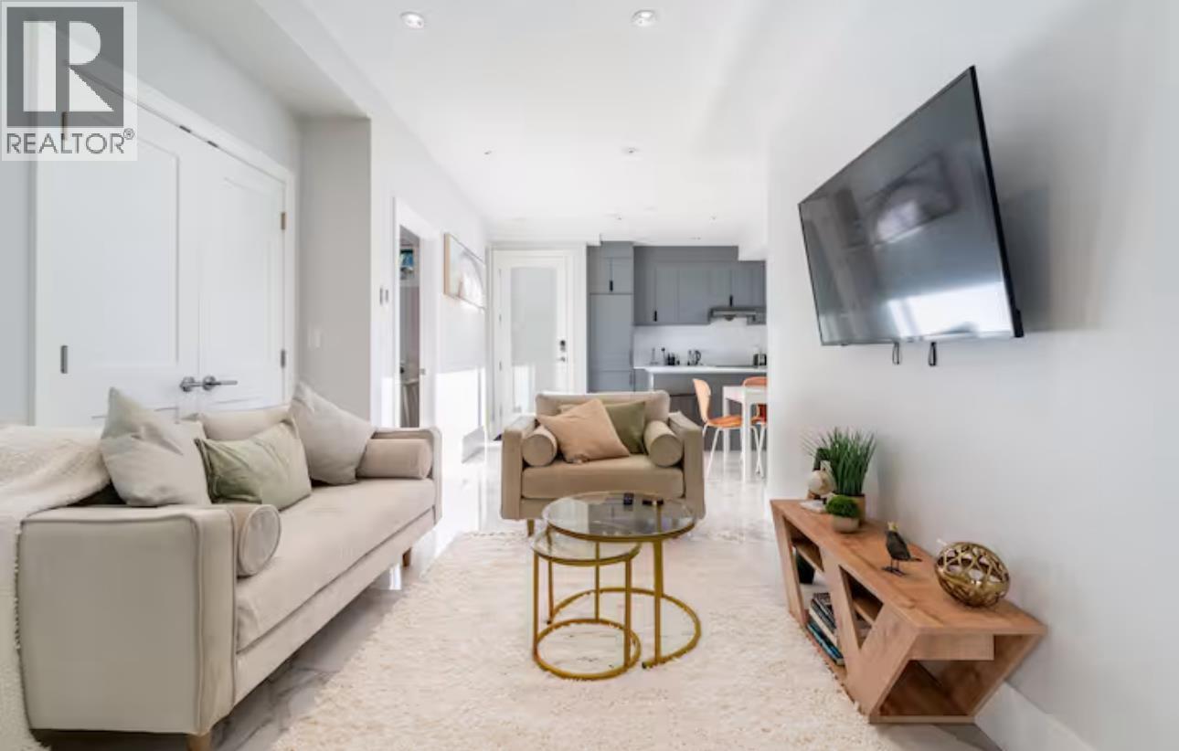 342 W 15TH STREET, North Vancouver