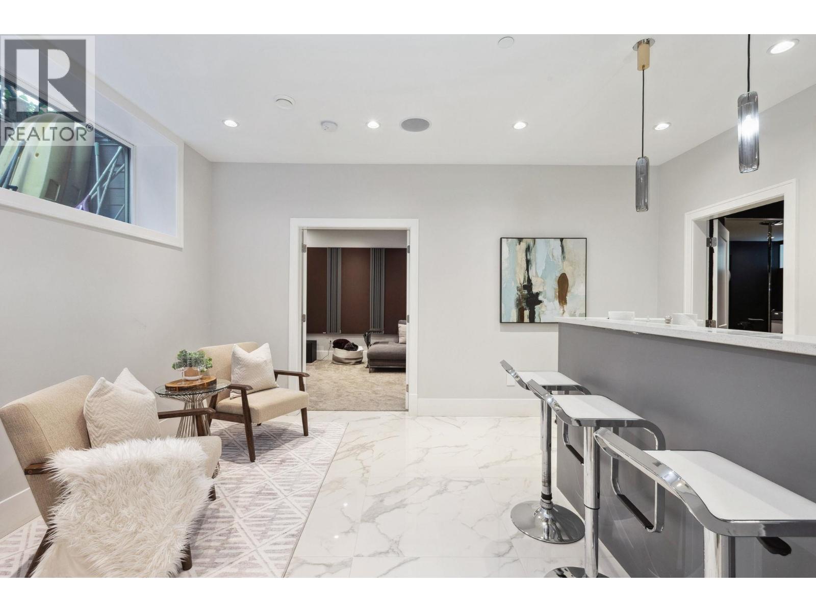 342 W 15TH STREET, North Vancouver