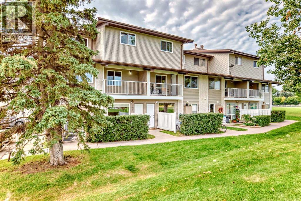 1221, 200 Brookpark Drive SW, Calgary, Alberta