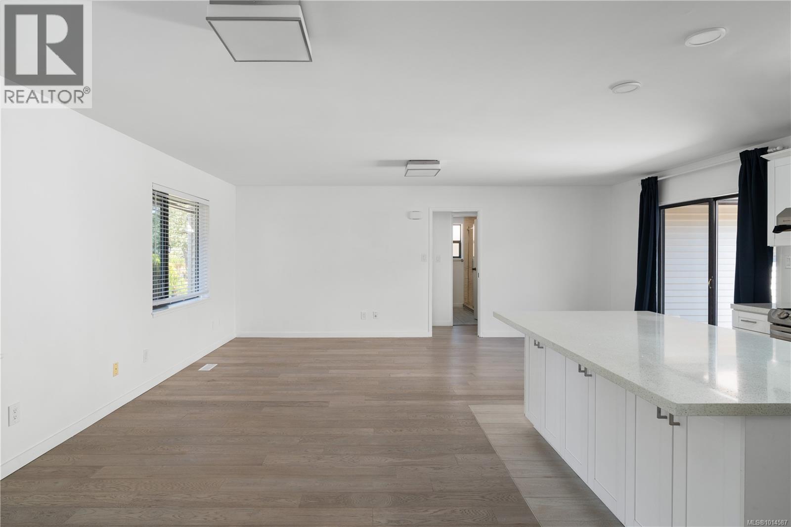  4101 Scoones Place, Saanich
