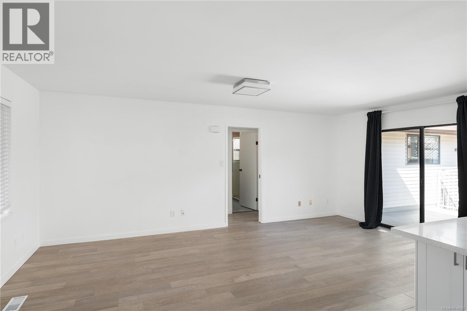  4101 Scoones Place, Saanich