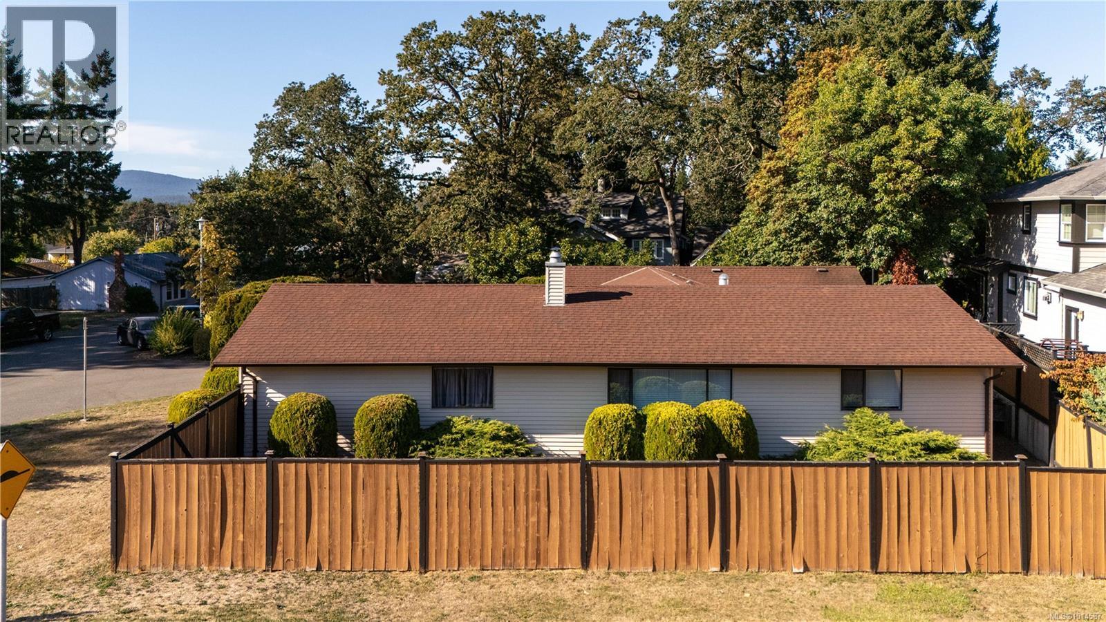 4101 Scoones Place, Saanich