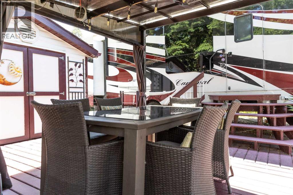 3, 12044 Township Road 422 - Photo 2 of 28, Rural Ponoka County, Alberta