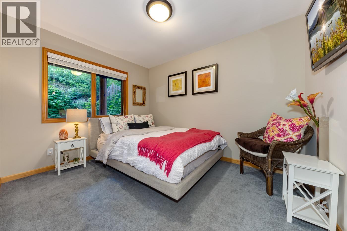 8505 MATTERHORN DRIVE, Whistler