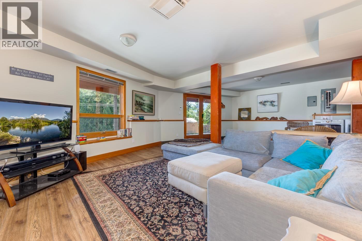 8505 MATTERHORN DRIVE, Whistler