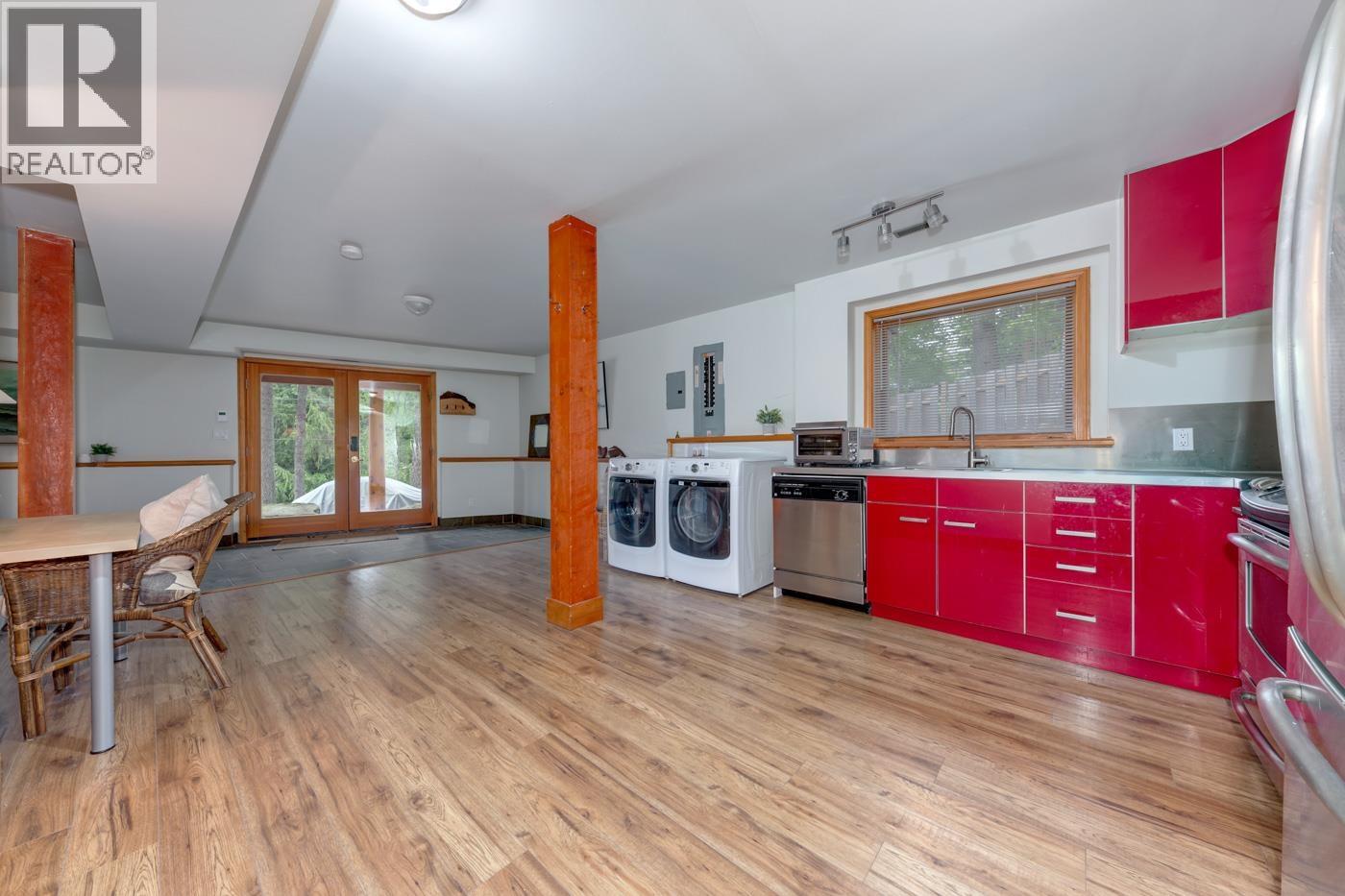 8505 MATTERHORN DRIVE, Whistler