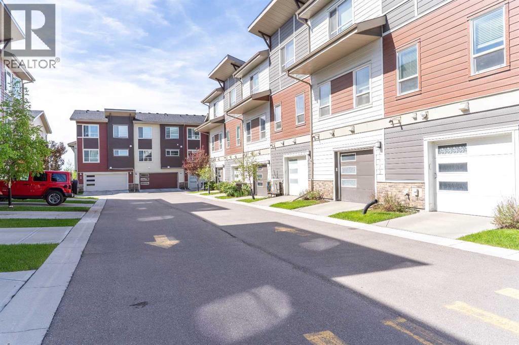 Single Family House for Sale in  Harvest Hills Gate NE Harvest Hills Calgary 