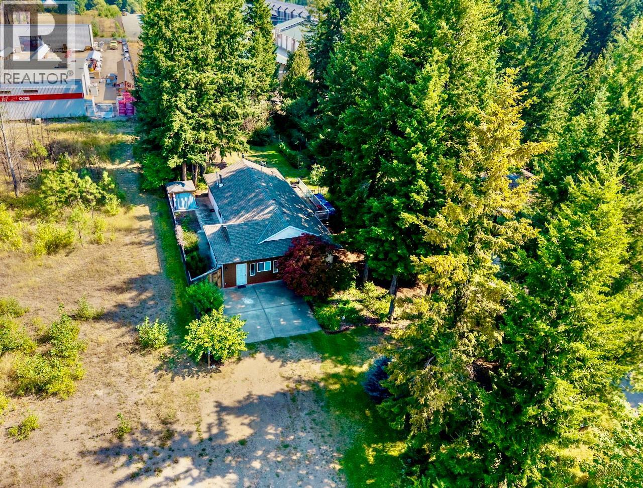  1260 Scotch Creek Wharf Road, Scotch Creek