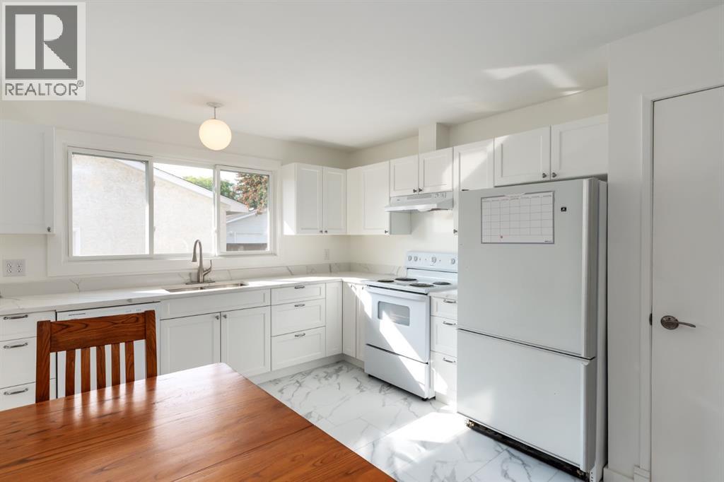 207 Whiteview Bay NE, Calgary, Alberta