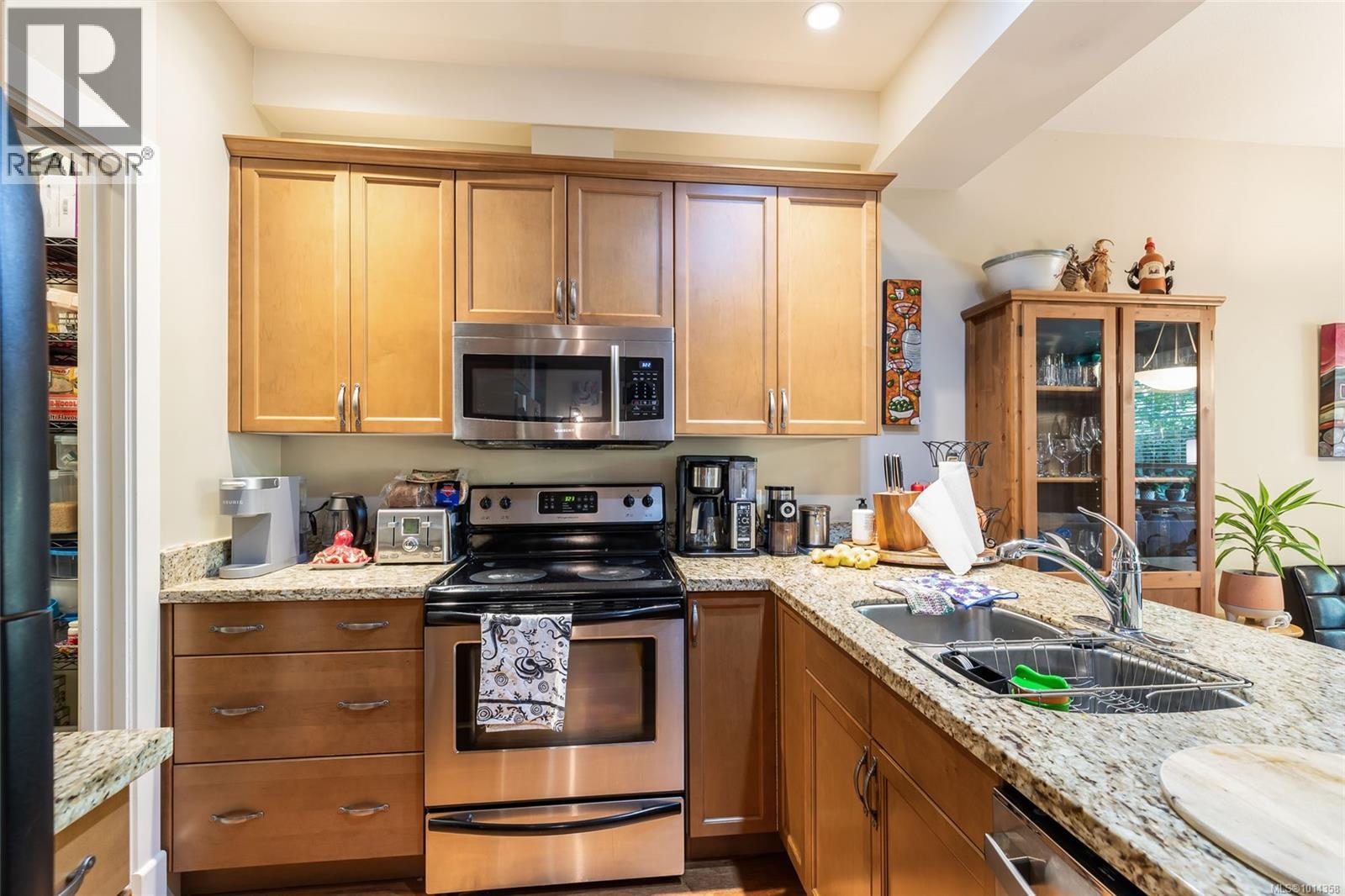 2 344 Hirst Ave, Parksville