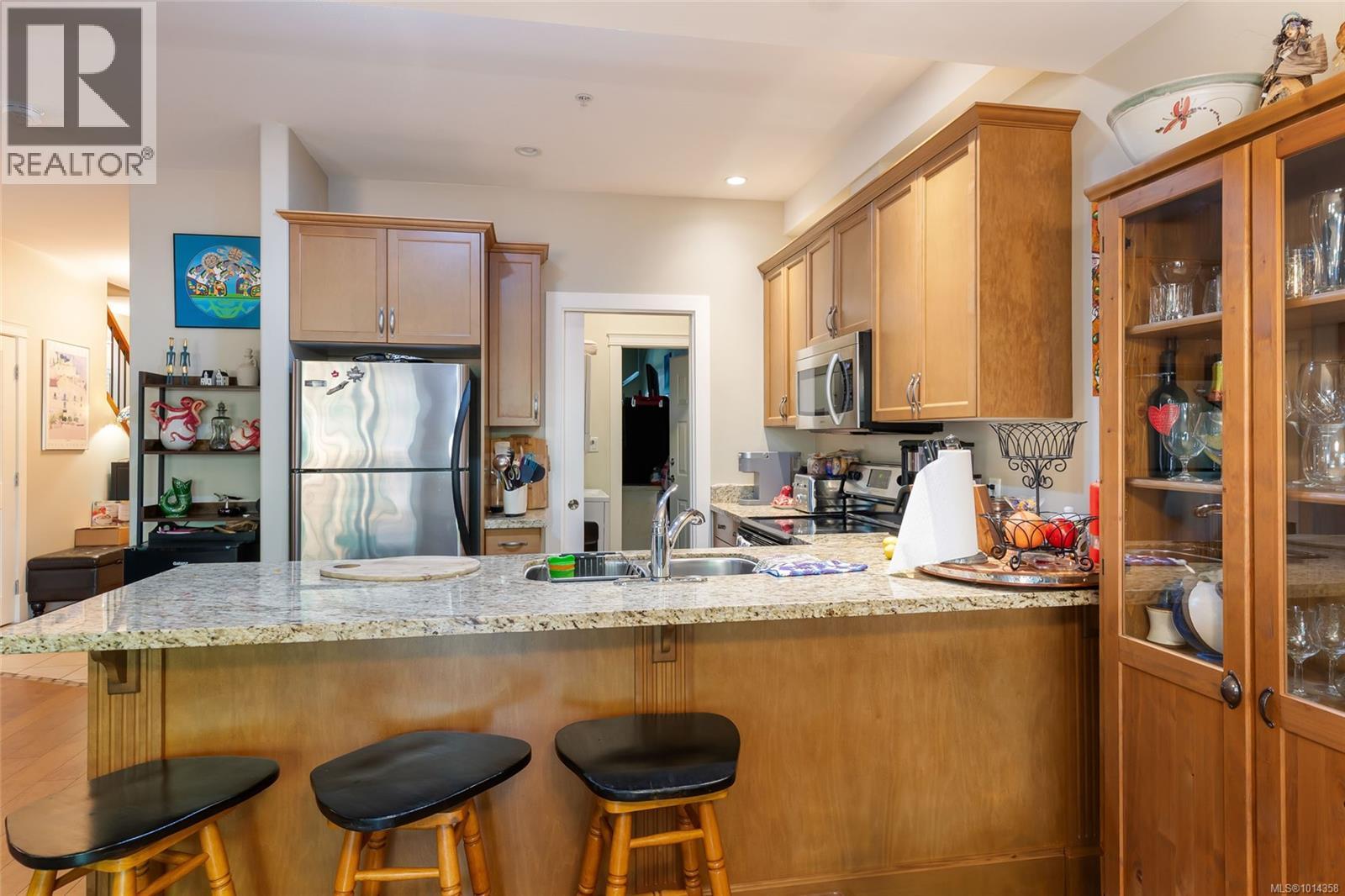 2 344 Hirst Ave, Parksville