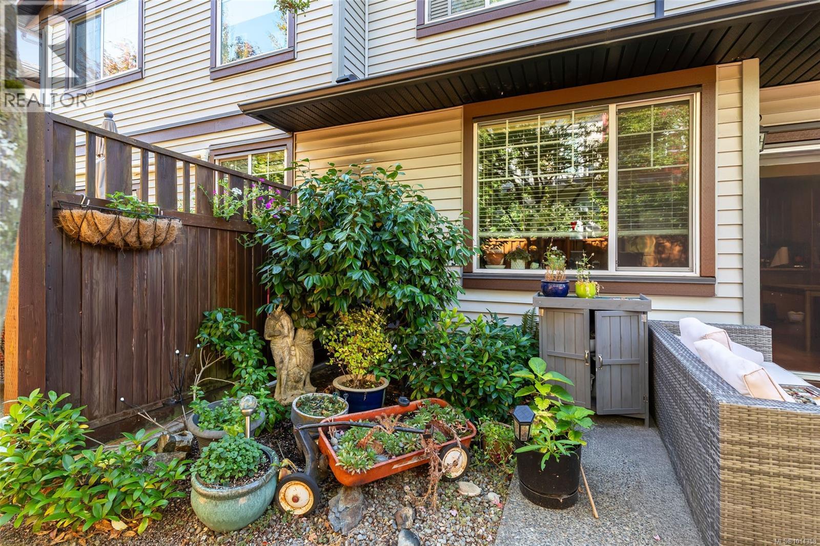 2 344 Hirst Ave, Parksville