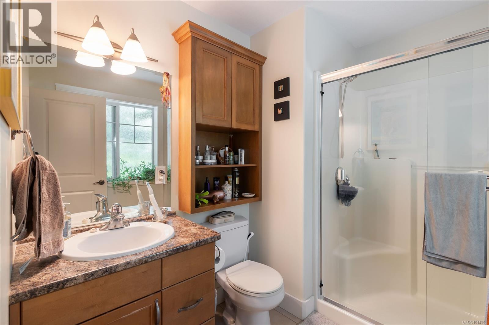 2 344 Hirst Ave, Parksville