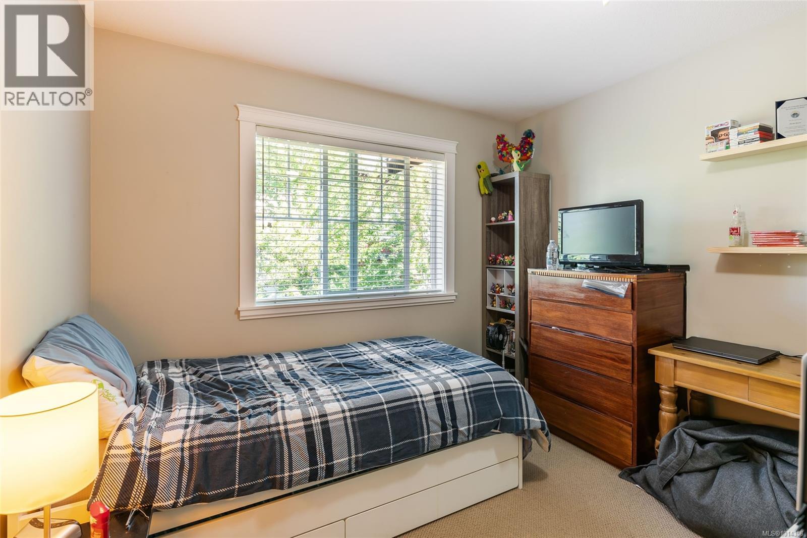 2 344 Hirst Ave, Parksville