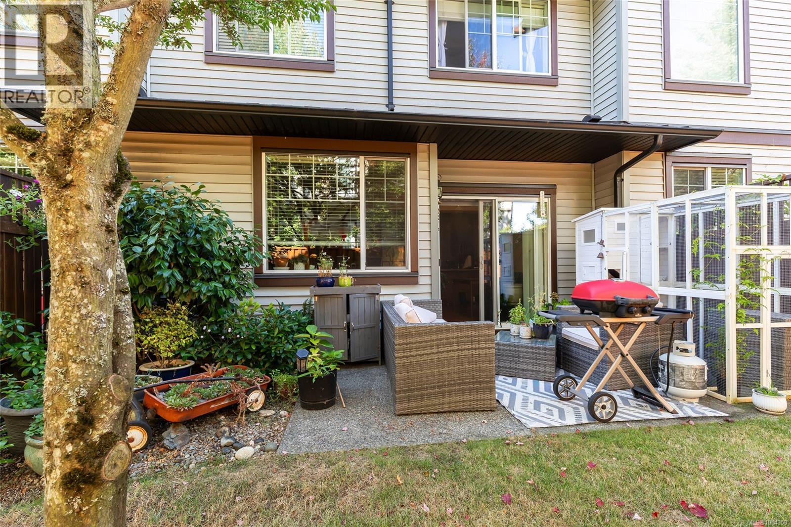2 344 Hirst Ave, Parksville