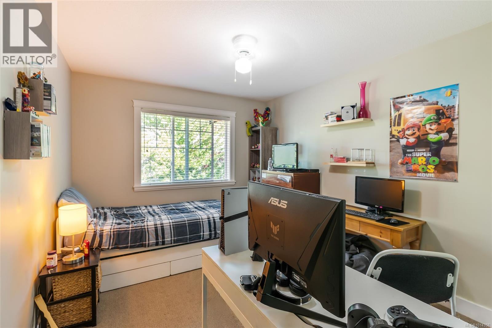 2 344 Hirst Ave, Parksville