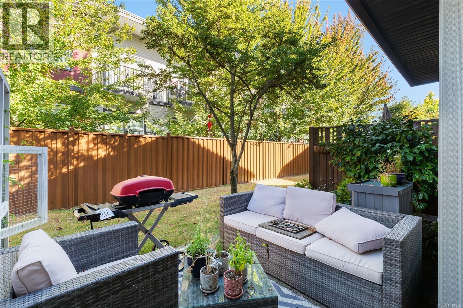 2 344 Hirst Ave, Parksville