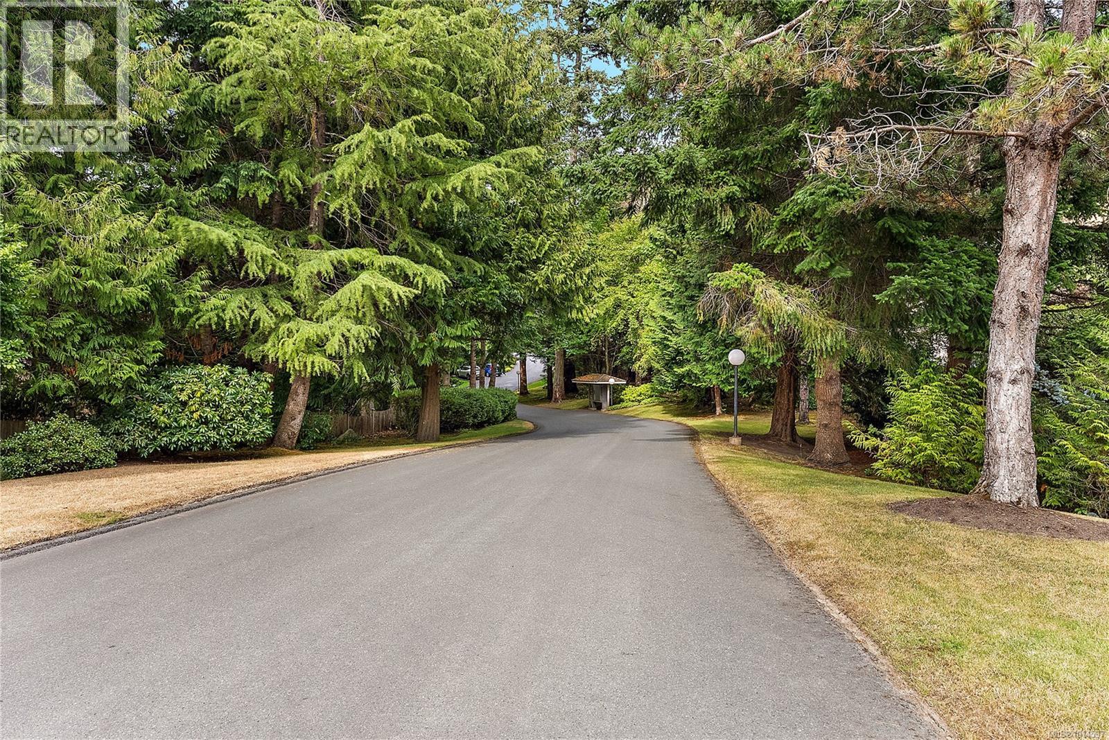 7 4771 Cordova Bay Rd, Saanich