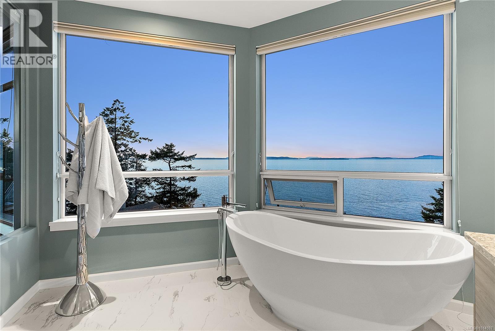 7 4771 Cordova Bay Rd, Saanich