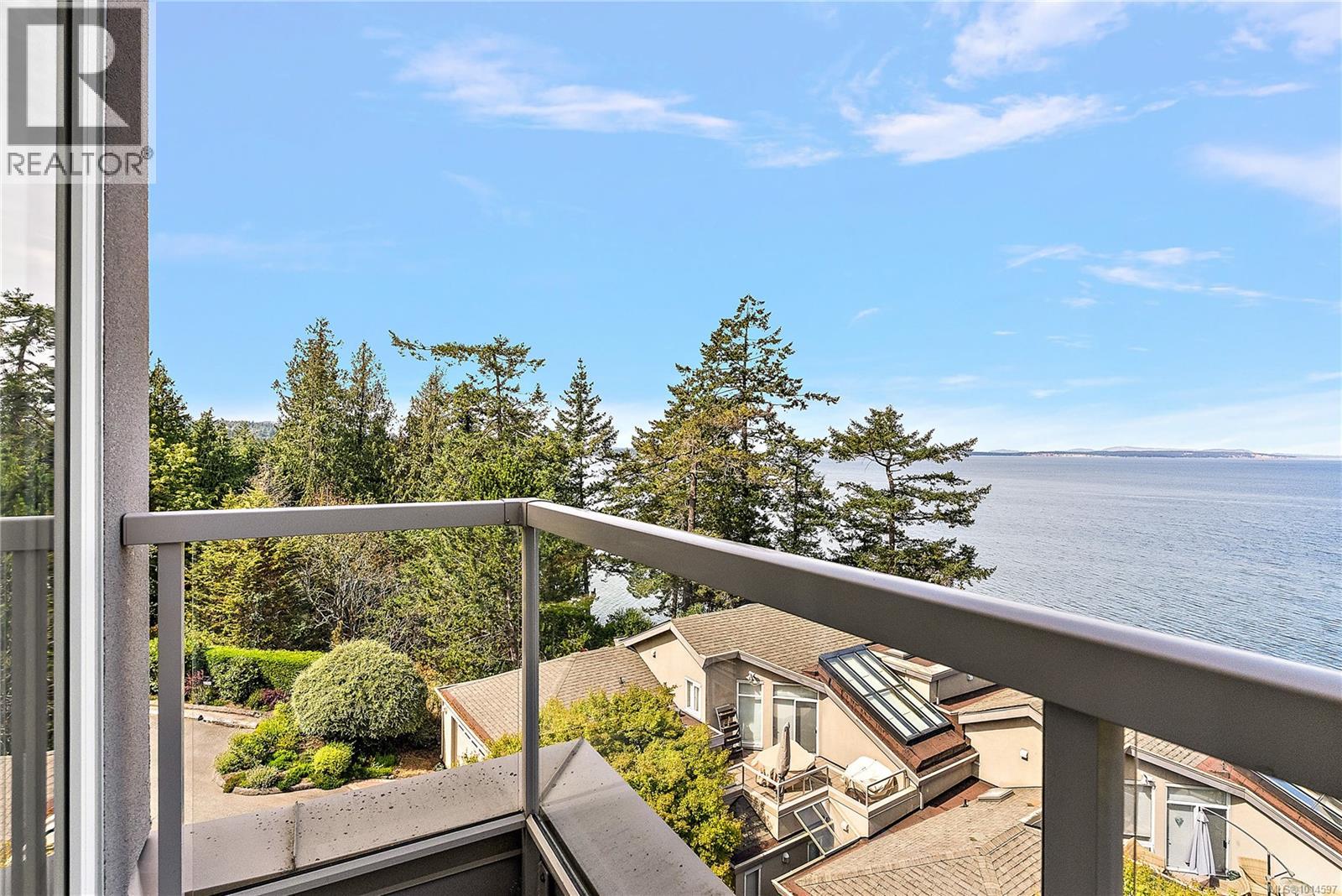 7 4771 Cordova Bay Rd, Saanich