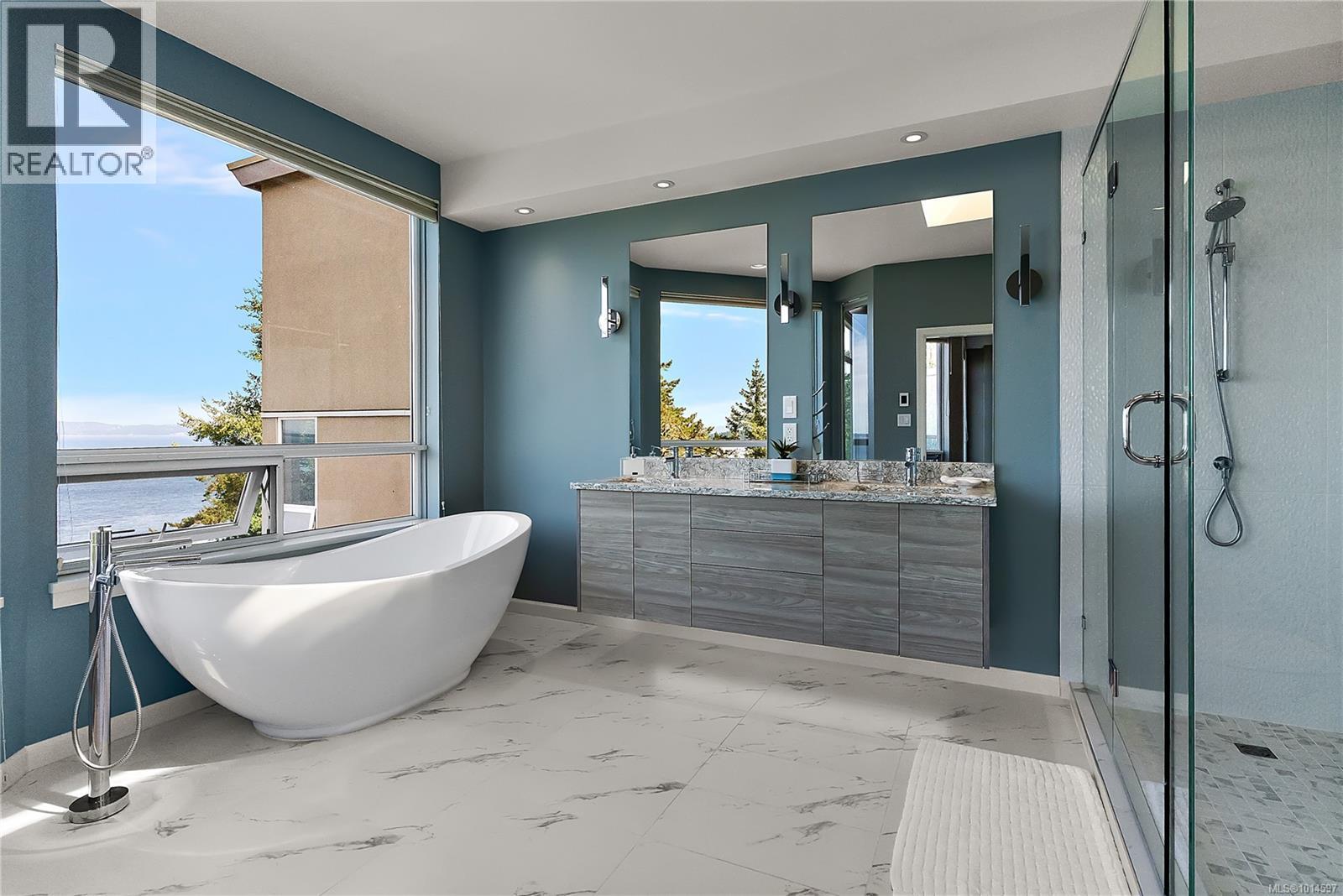 7 4771 Cordova Bay Rd, Saanich