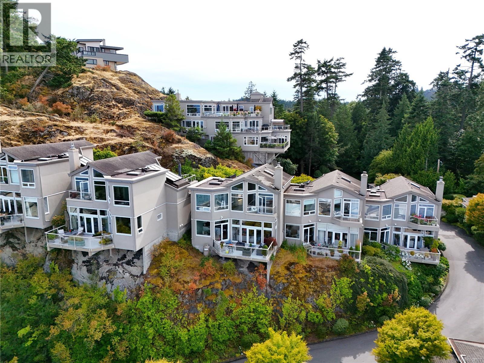 7 4771 Cordova Bay Rd, Saanich