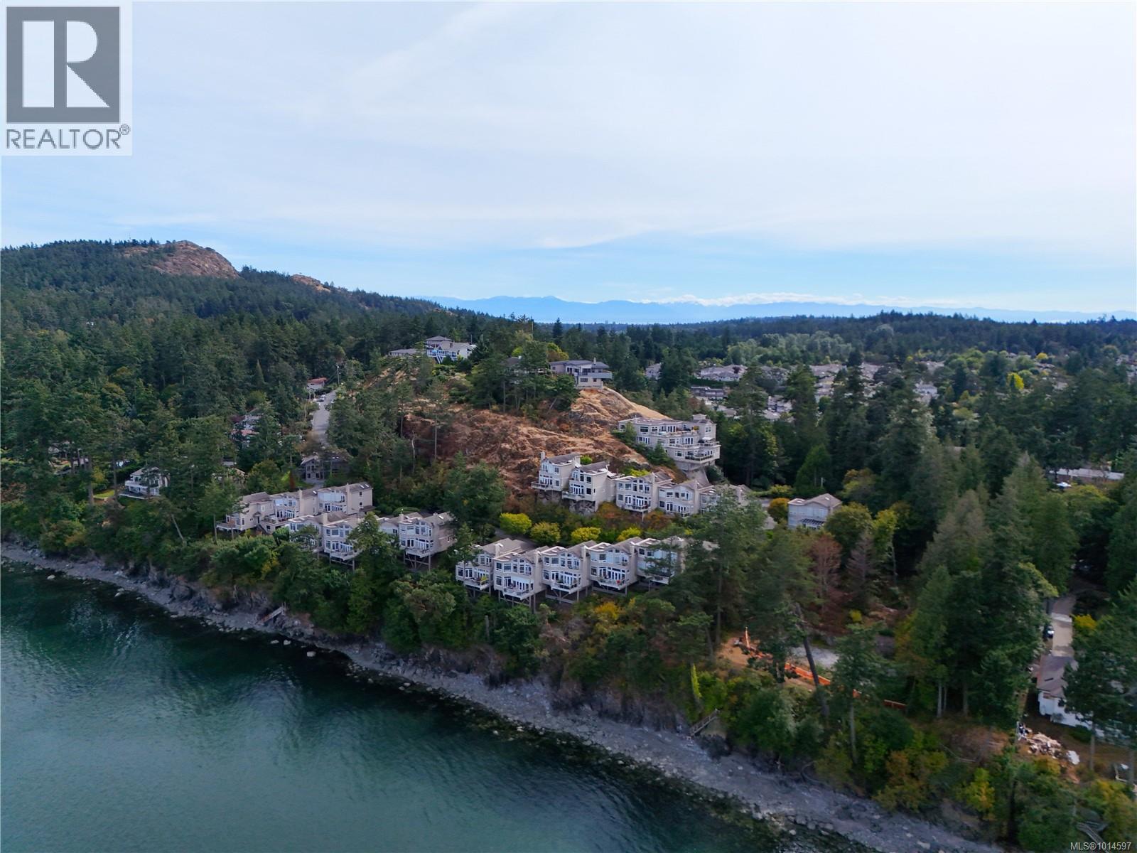 7 4771 Cordova Bay Rd, Saanich