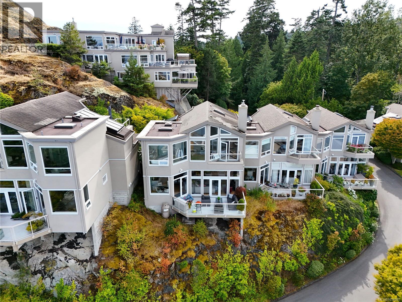 7 4771 Cordova Bay Rd, Saanich