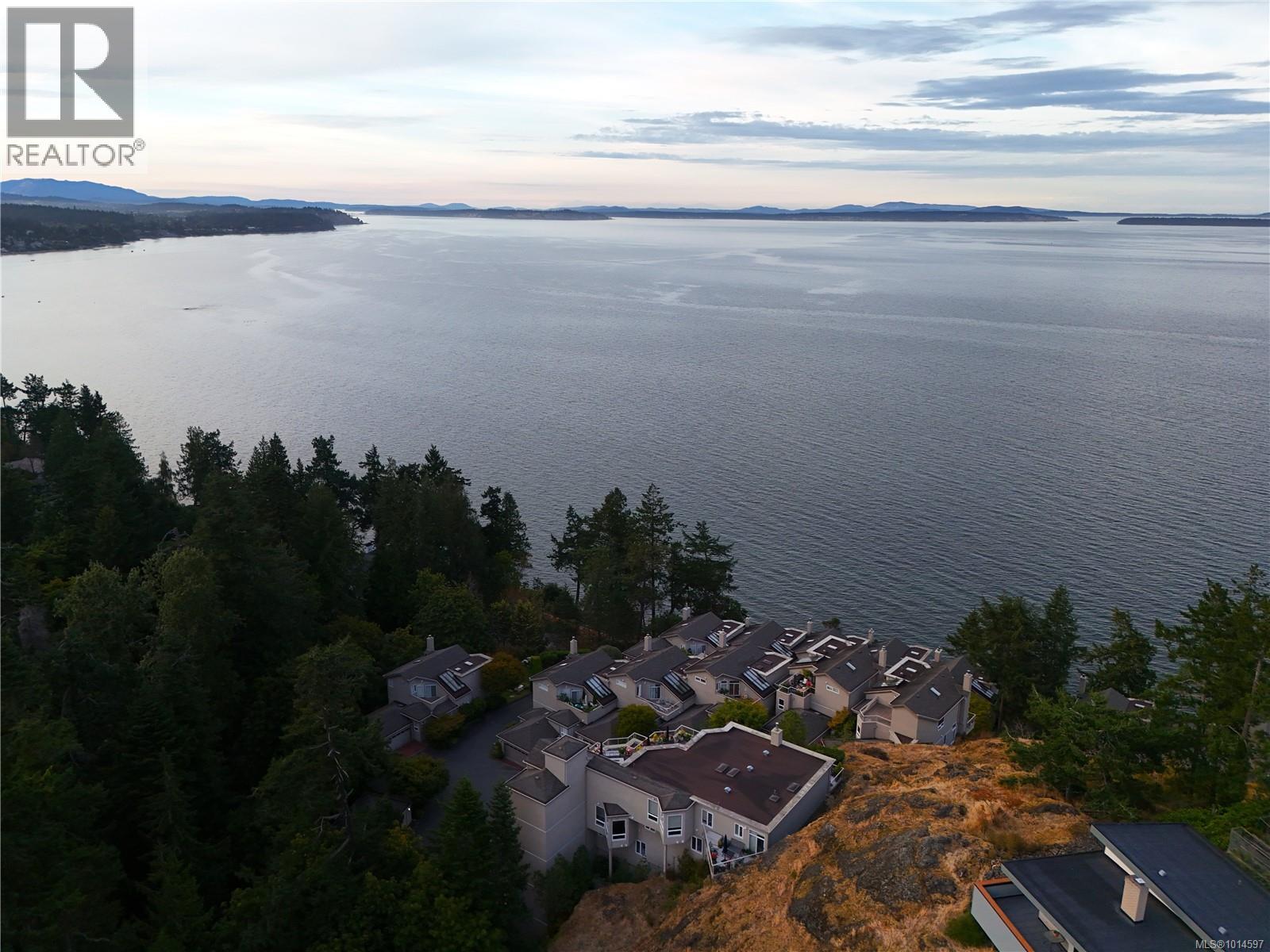 7 4771 Cordova Bay Rd, Saanich