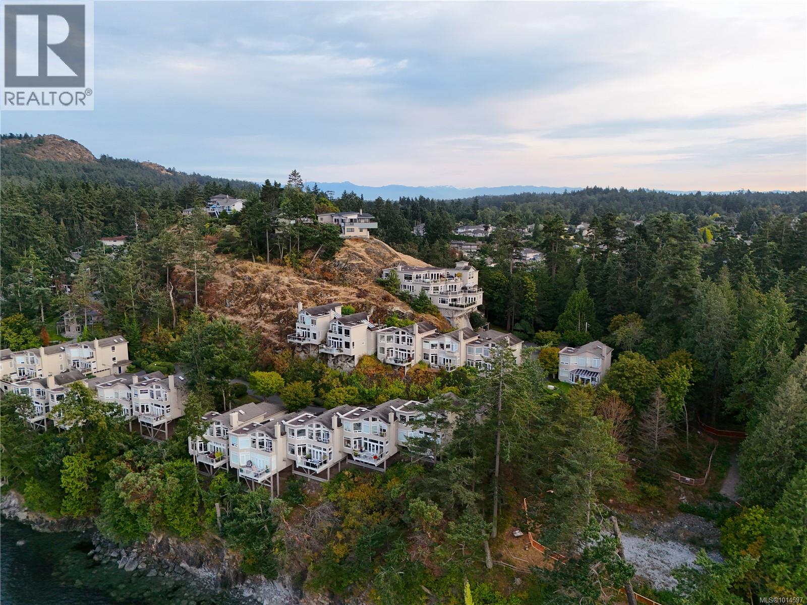 7 4771 Cordova Bay Rd, Saanich
