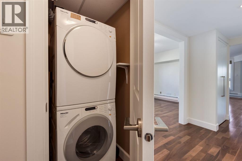 Single Family House for Sale in   Eau Claire Avenue SW Eau Claire Calgary 