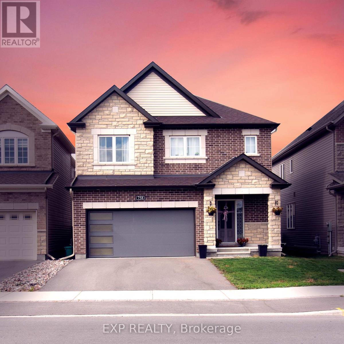 Beautiful house on premium lot