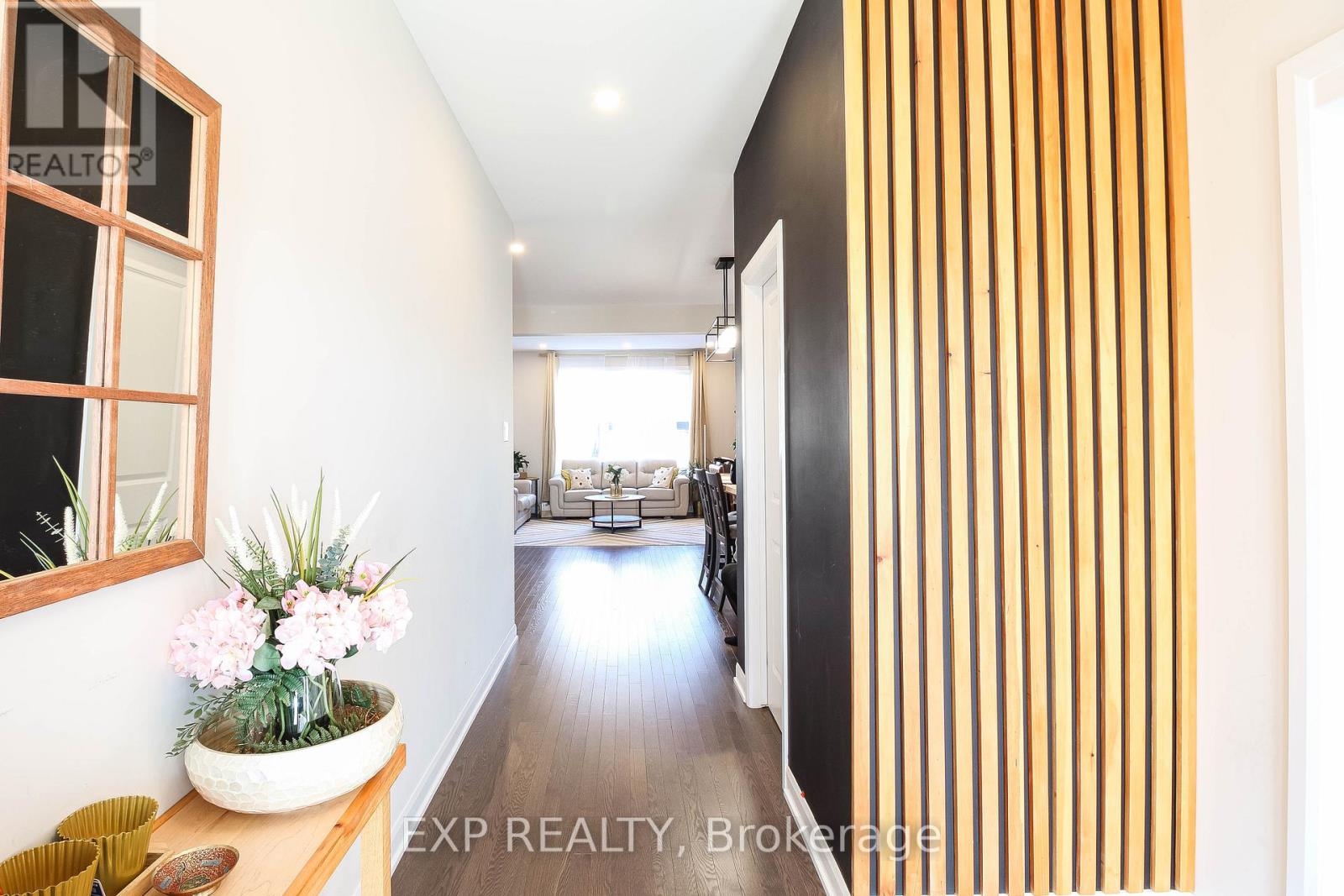 Spacious Foyer
