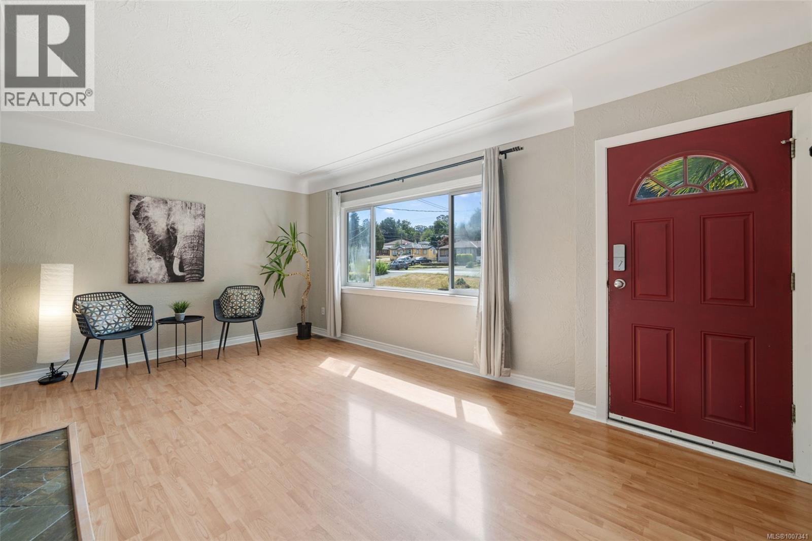  1042 Lodge Avenue, Saanich