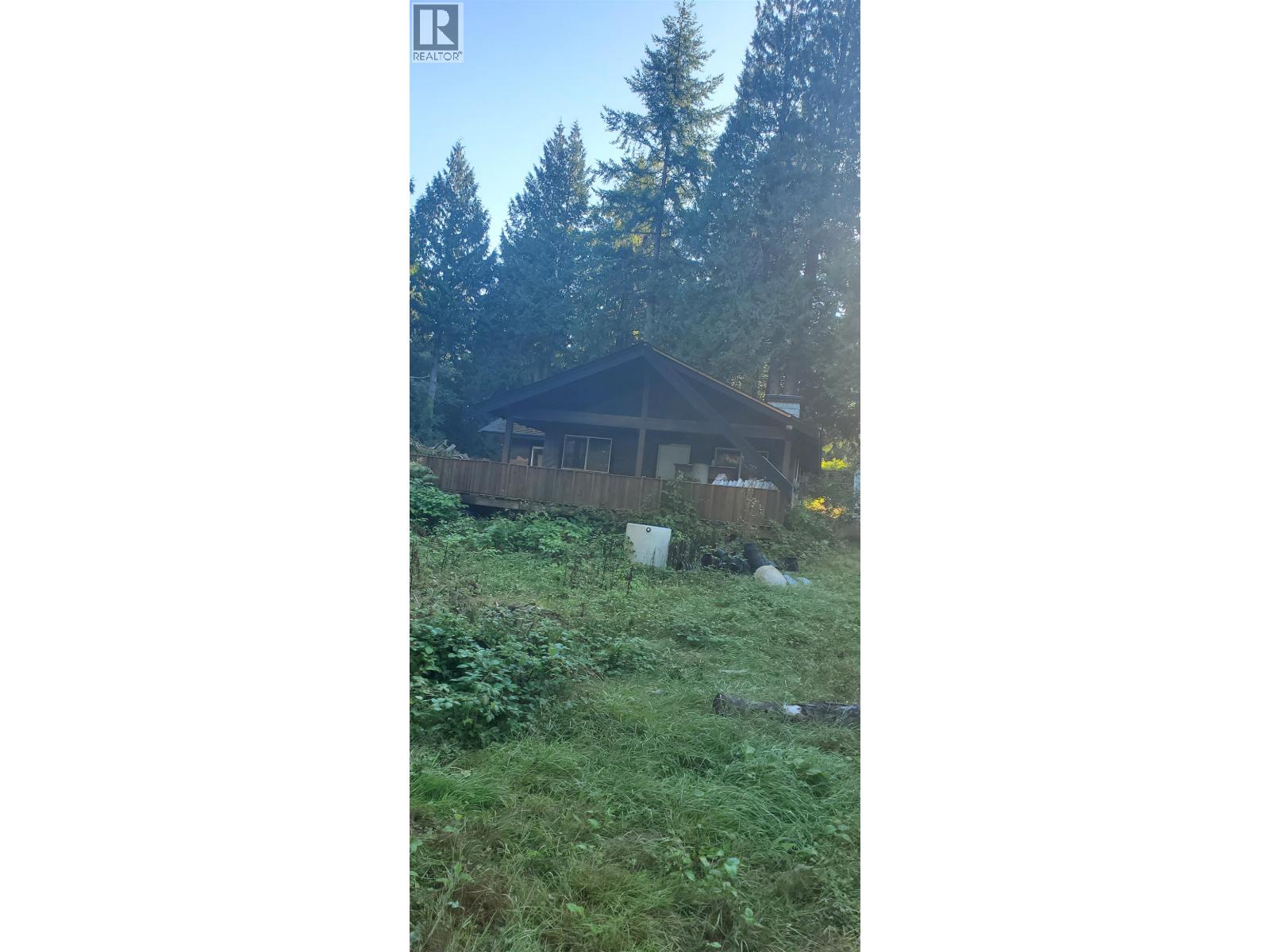 464 PRATT ROAD, Gibsons