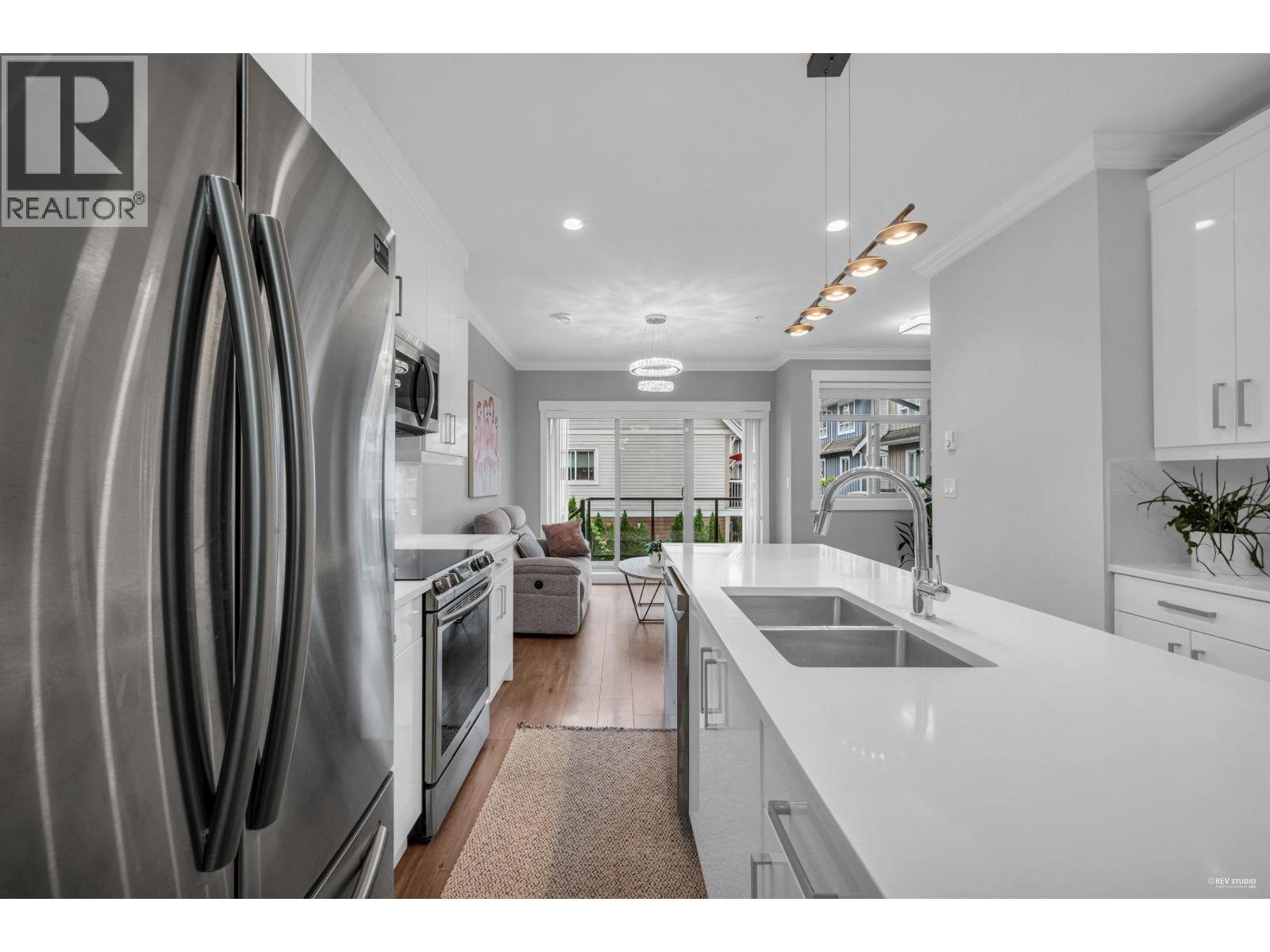 4 3126 WELLINGTON STREET, Port Coquitlam