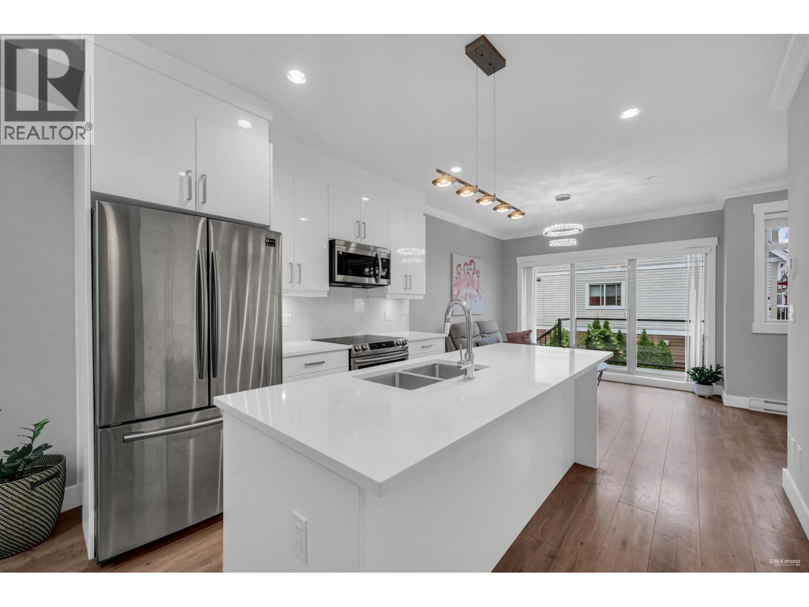 4 3126 WELLINGTON STREET, Port Coquitlam