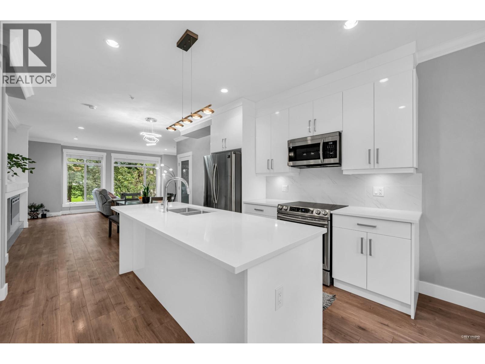 4 3126 WELLINGTON STREET, Port Coquitlam