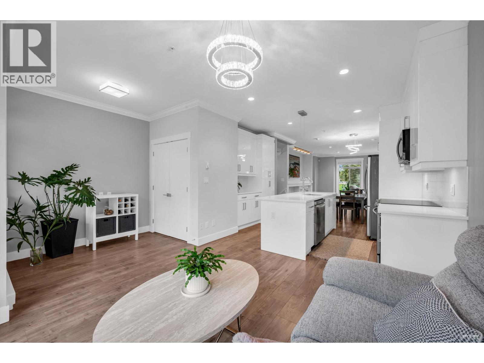 4 3126 WELLINGTON STREET, Port Coquitlam