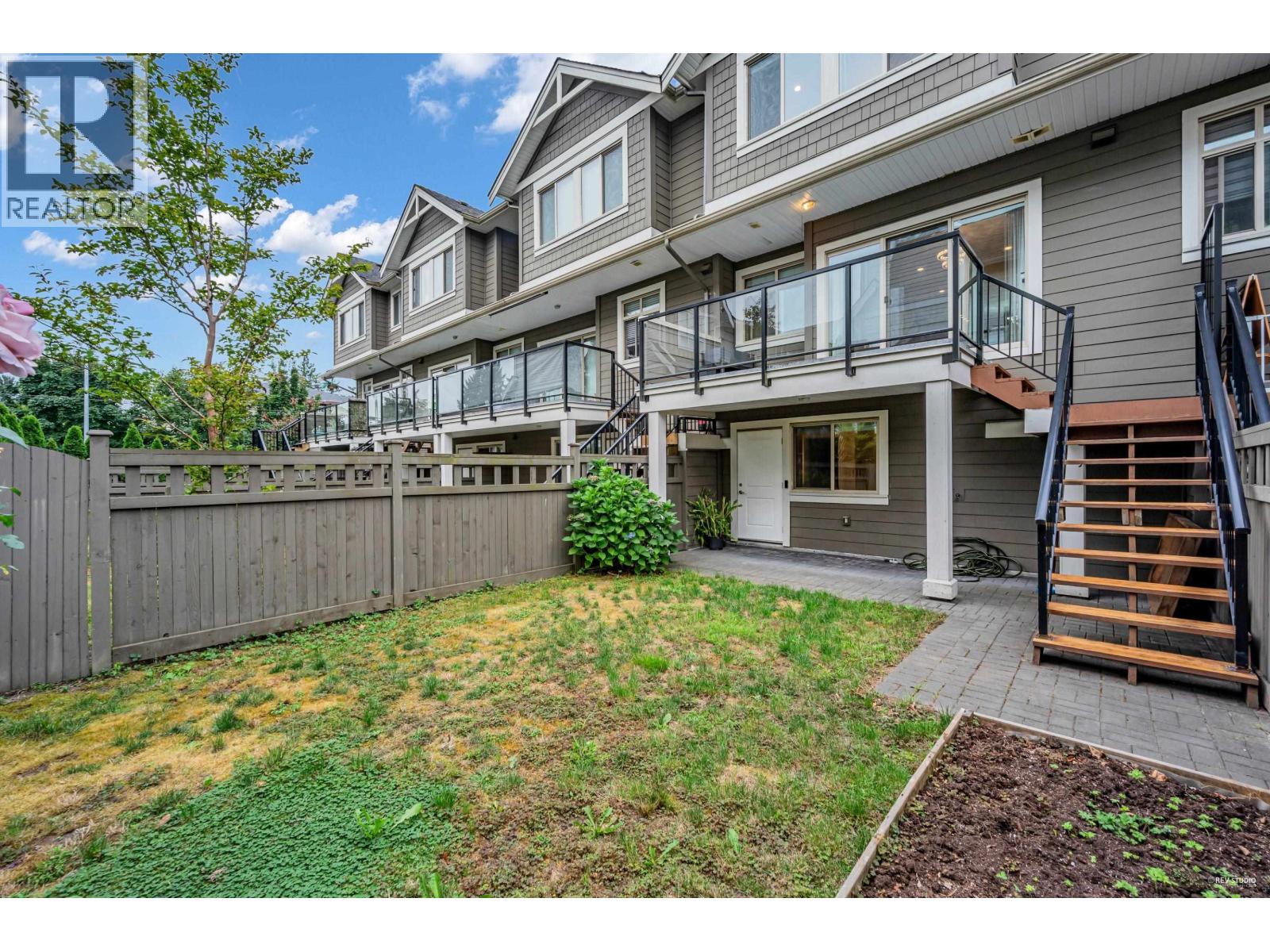 4 3126 WELLINGTON STREET, Port Coquitlam